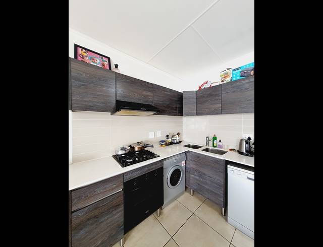 1 BEDROOM APARTMENT FOR SALE IN PETERVALE